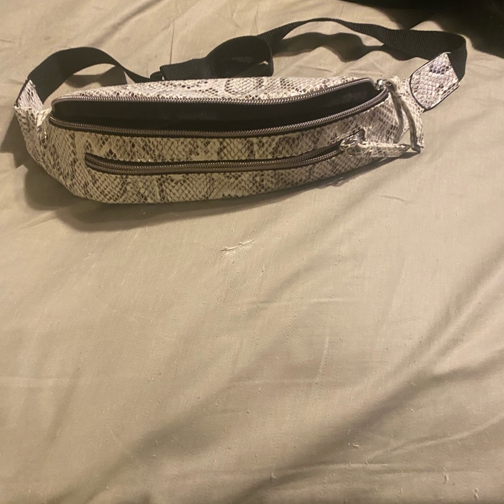 Fanny pack - Picture 2 of 4